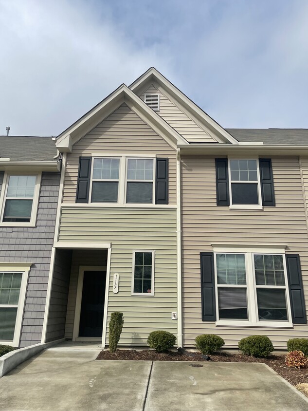 Front of Unit - 115 Deacon Ridge St