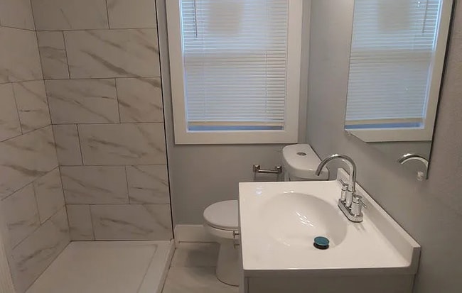 Foto del edificio - 2875 N 50th St