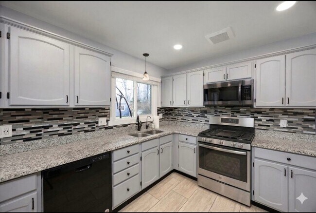 Building Photo - 37880 Wendy Lee St