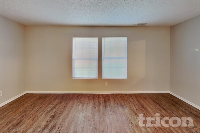 Foto del edificio - 678 Runnymede Ct