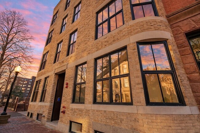 Foto del edificio - 144 Worcester St