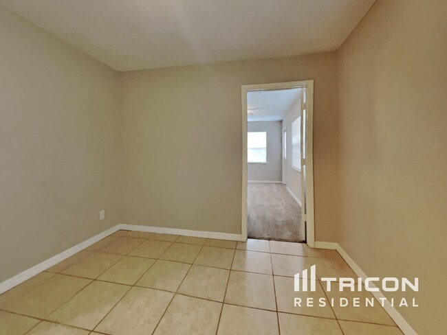 Foto del edificio - 1430 Thames Ln