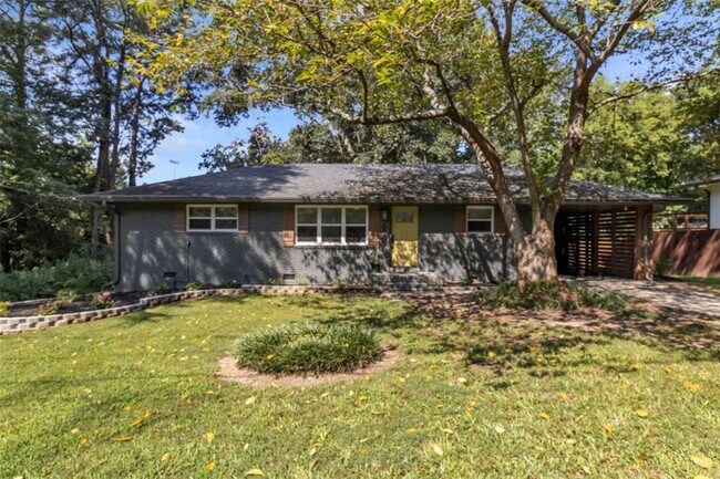 Building Photo - 610 Oriole Dr SE