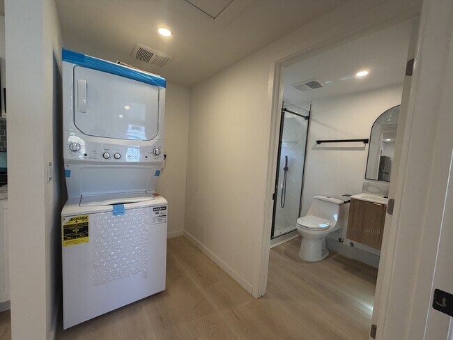 Foto del edificio - 7818 Shoup Ave