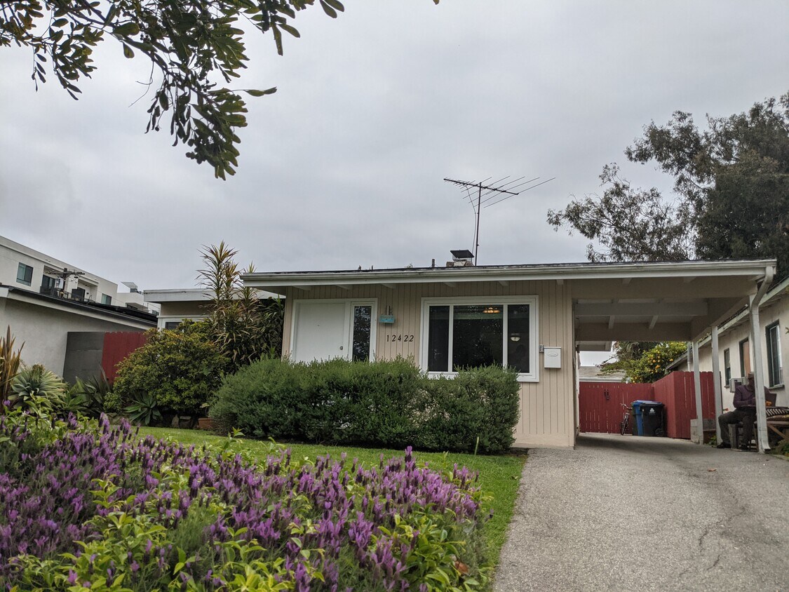 Primary Photo - 12422 Havelock Ave