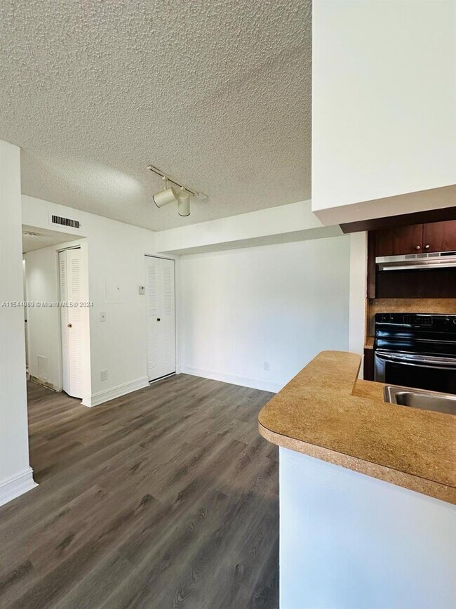 Building Photo - 8471 SW 5th St