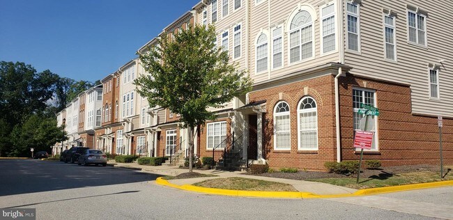 Building Photo - 938 Pine Forest Ln