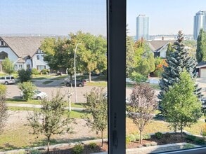 Building Photo - 1702 17 Av SW