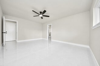 Building Photo - 7403 Shady Arbor Ln