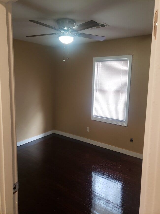 Second bedroom - 912 Chickasaw Trail