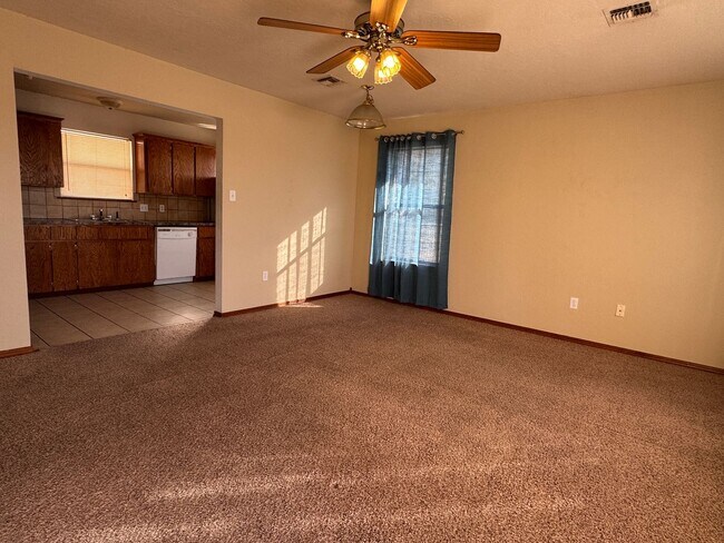 Foto del edificio - 1916 SW E Ave