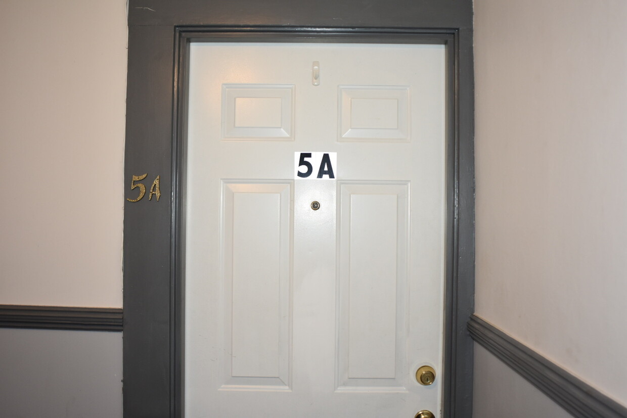 Apartment 5A - 321 Main St