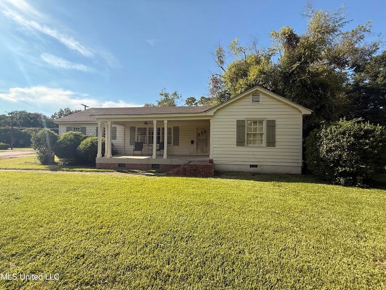 Primary Photo - 501 Macarthur Ave