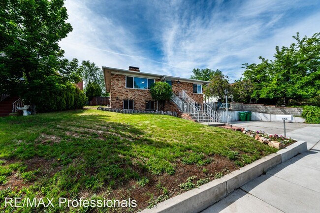 Foto del edificio - 3 br, 2 bath House - 170 Mayberry Dr.