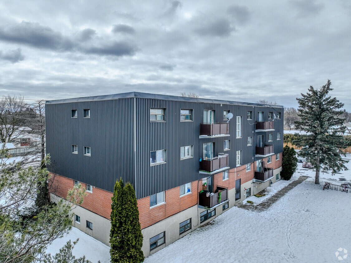 Photo du bâtiment - 440 Woodlawn Rd E