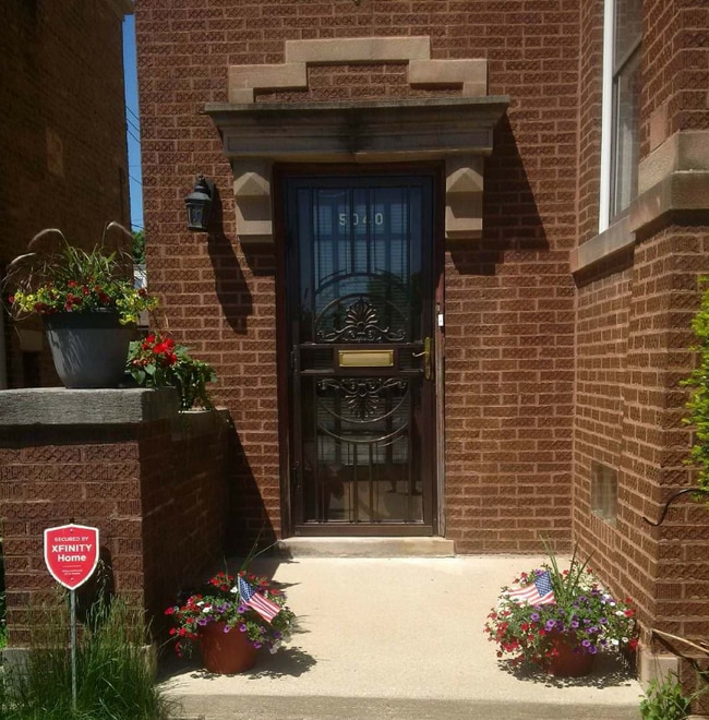 Photo - 5040 N Parkside Ave (Chicago, IL) Apartment