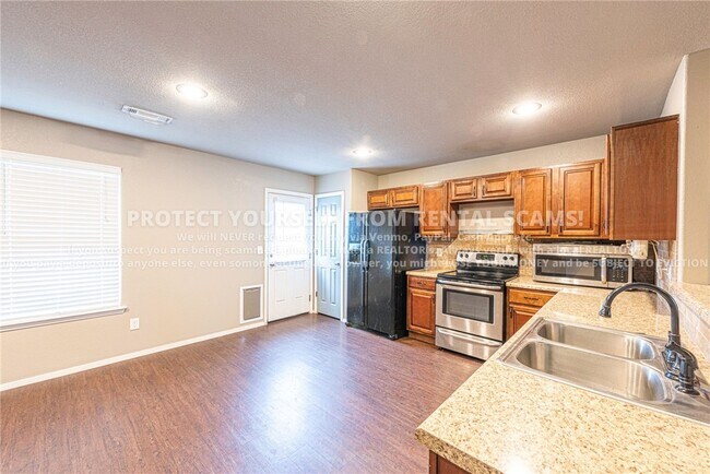 Foto del edificio - 1336 S Splash Dr