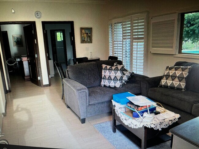 Foto del edificio - 5345 Quakertown Ave