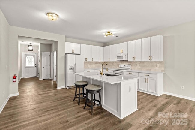 Building Photo - 124 Zolder Ln