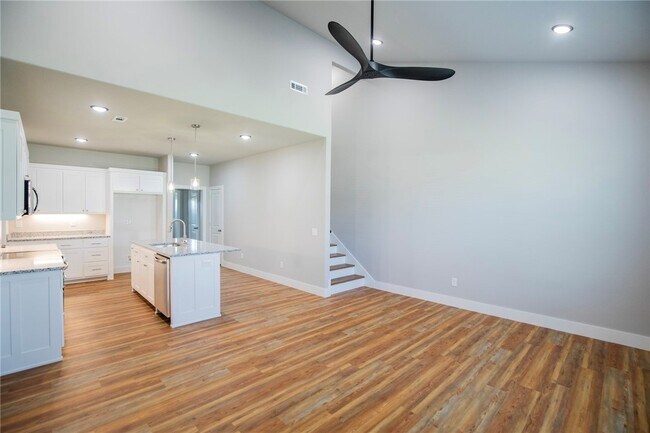 Building Photo - 1020 Seaborn Wy