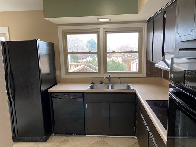 Foto del edificio - 2103 Chambers Dr NE