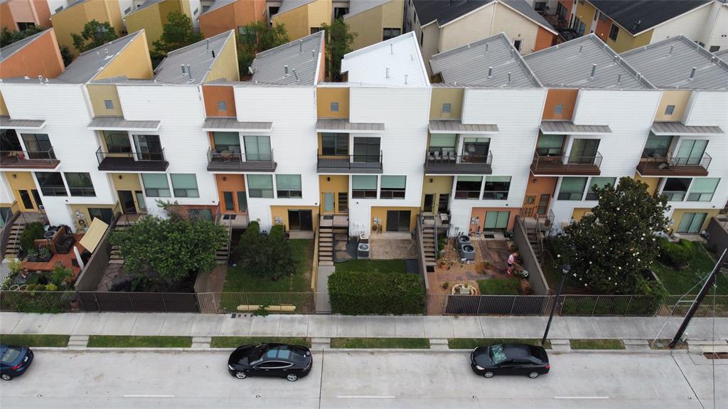 Primary Photo - 2315 Crawford St