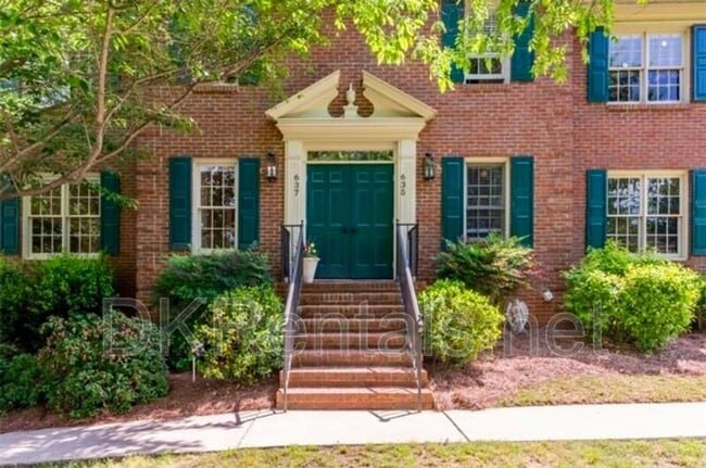 Photo - 637 Corbin Lake Ct House