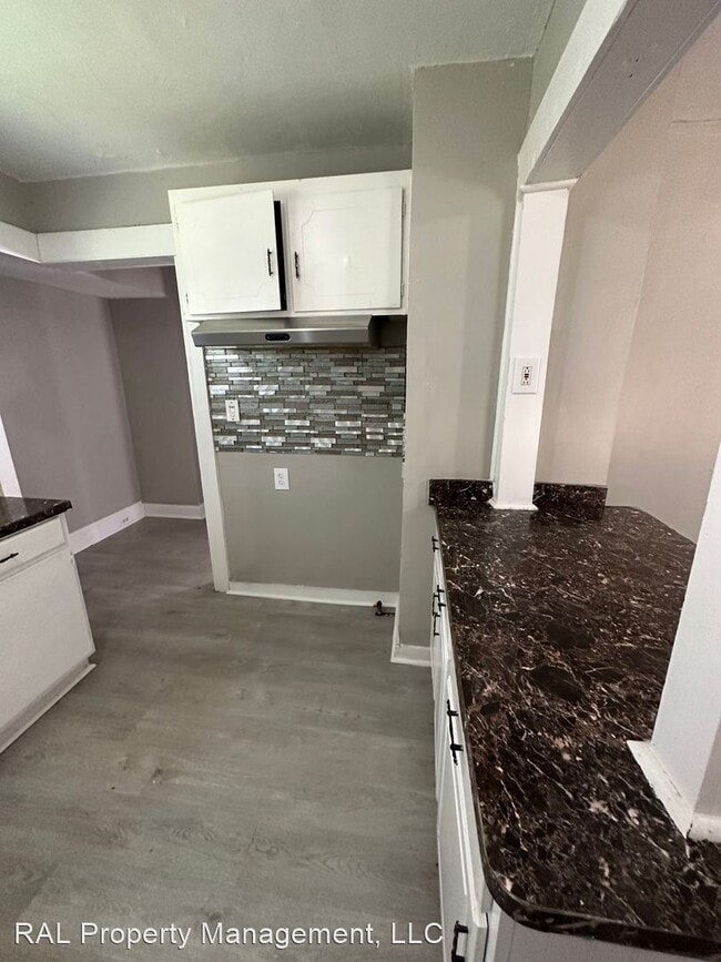 Building Photo - 3 br, 1 bath House - 401 E 123rd St