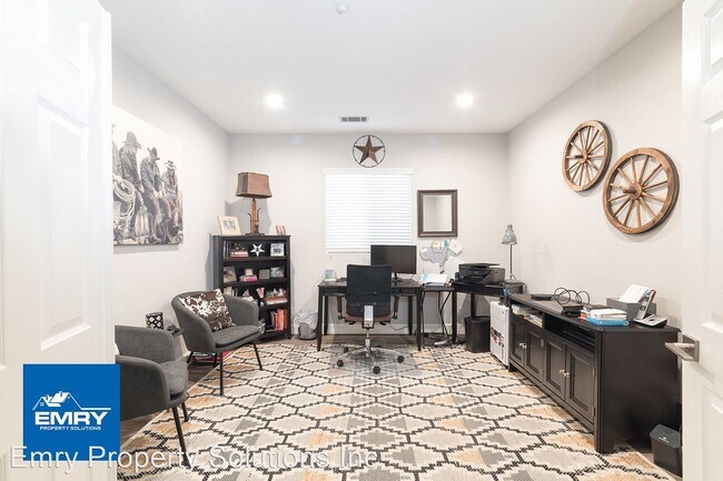Building Photo - 3 br, 2 bath House - 32542  Pila Degracia,...