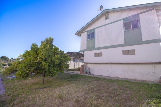 Building Photo - 2577 Buena Vista Ave