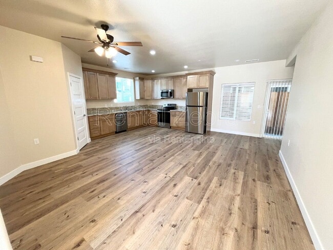 Building Photo - 1346 Playa Del Rey Dr