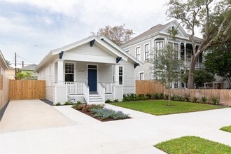 Building Photo - 3209 Avenue P 1/2