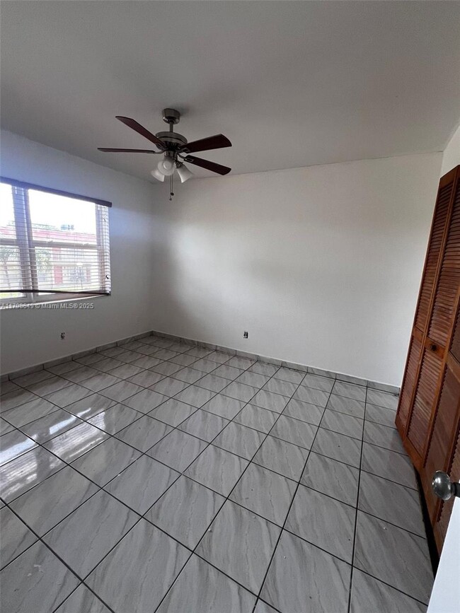 Building Photo - 12831 SW 43rd Dr