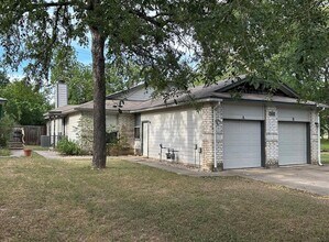 Building Photo - 2600 Howellwood Wy