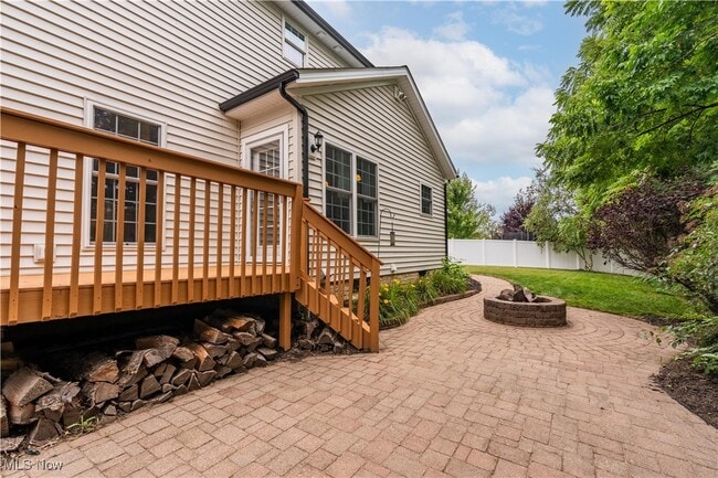 Foto del edificio - 7335 Bentham Cir NW