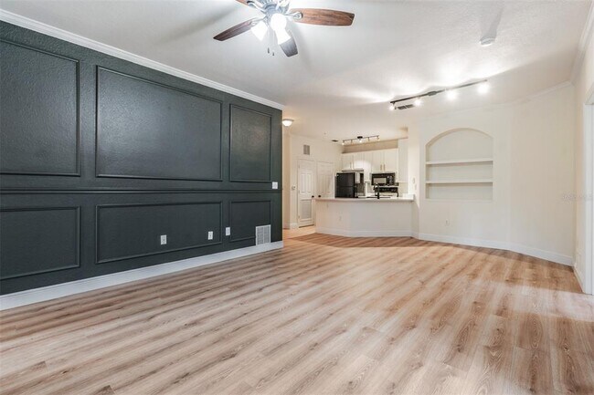 Building Photo - 10108 Courtney Oaks Cir