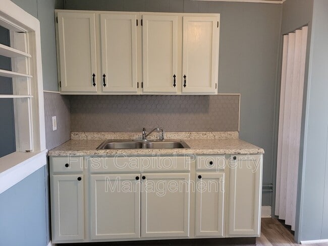Building Photo - 648 3rd St