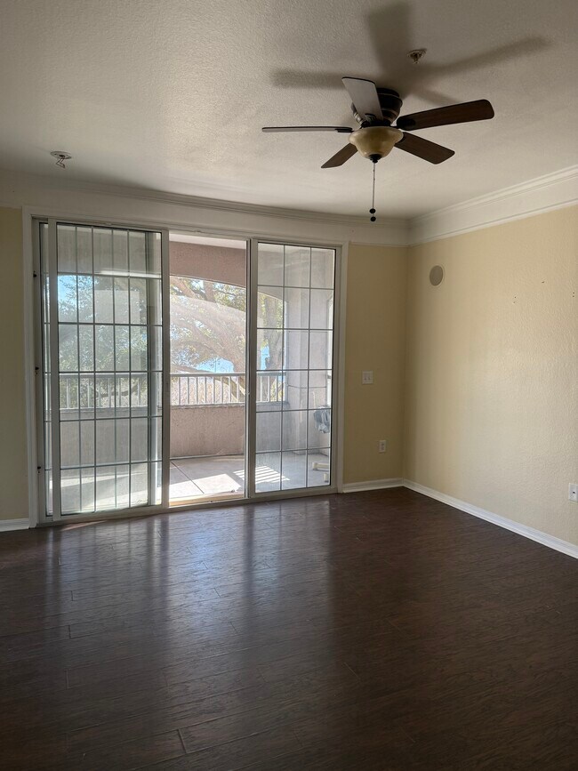 Building Photo - 3384 Corona Village Way