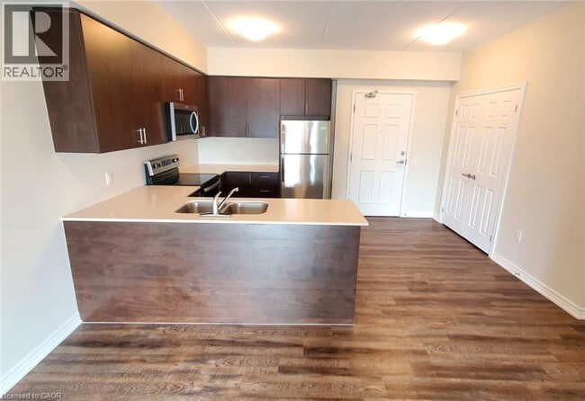 Photo du bâtiment - 290 Liberty St N