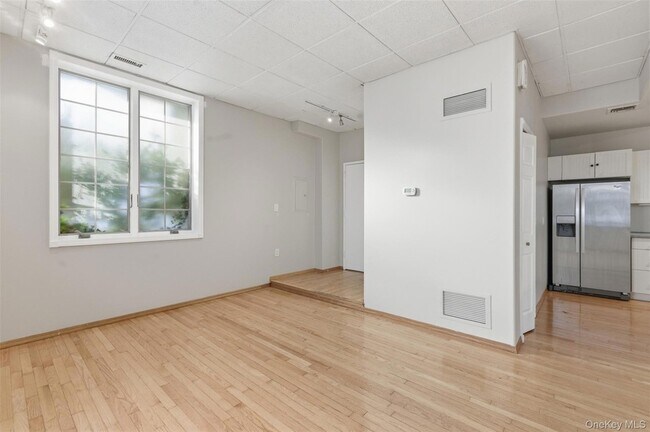 Building Photo - 248 Depew Ave