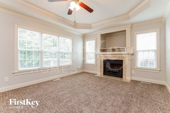 Building Photo - 286 Winding Oak Way