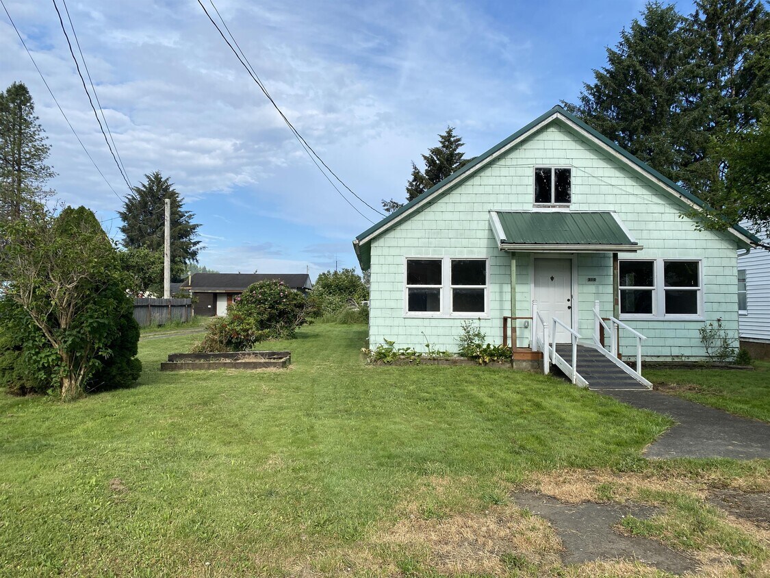 310 Quincy St S, South Bend, WA 98586 House for Rent in South Bend