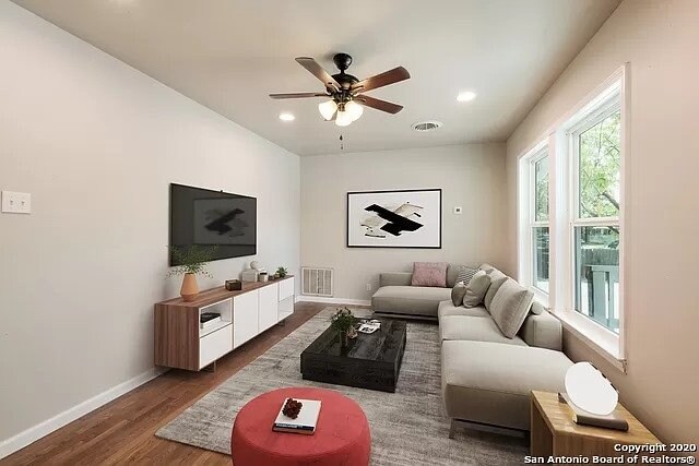 Photo - 3206 W Houston St House