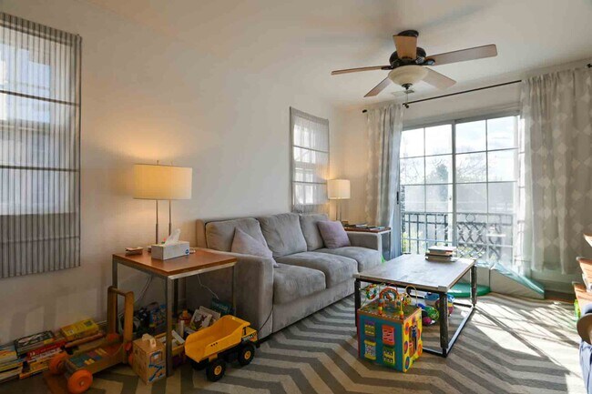 Foto del edificio - 732 5th St SE