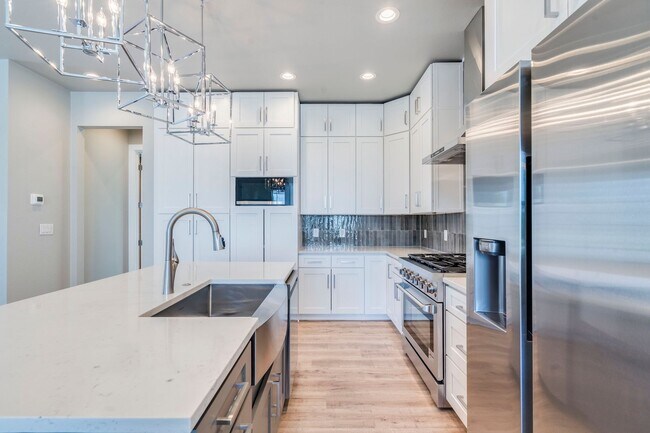Foto del edificio - 2324 Kellie Brooke Rd