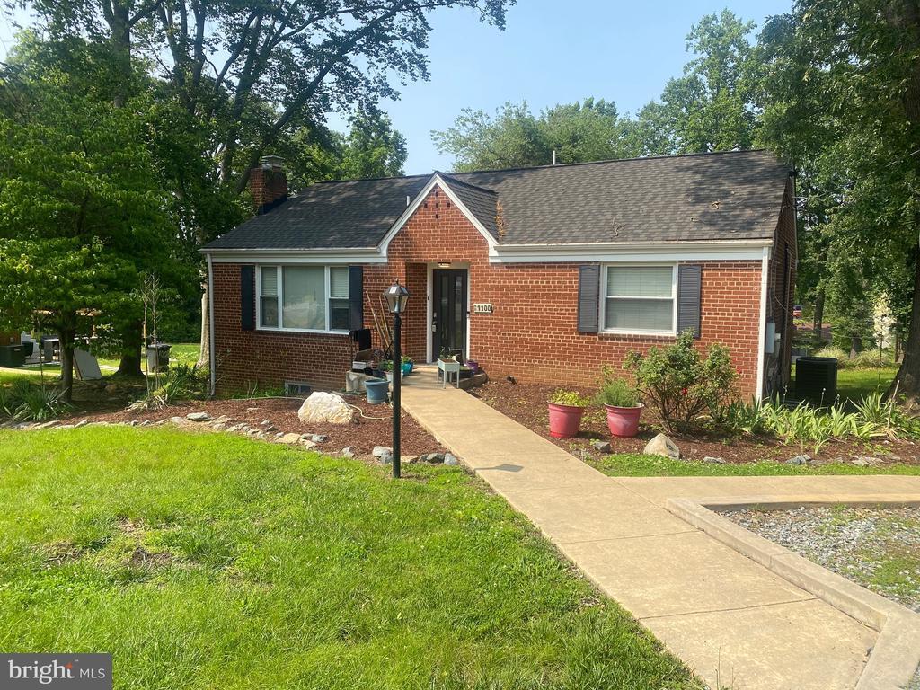 Primary Photo - 1100 Broadview Rd