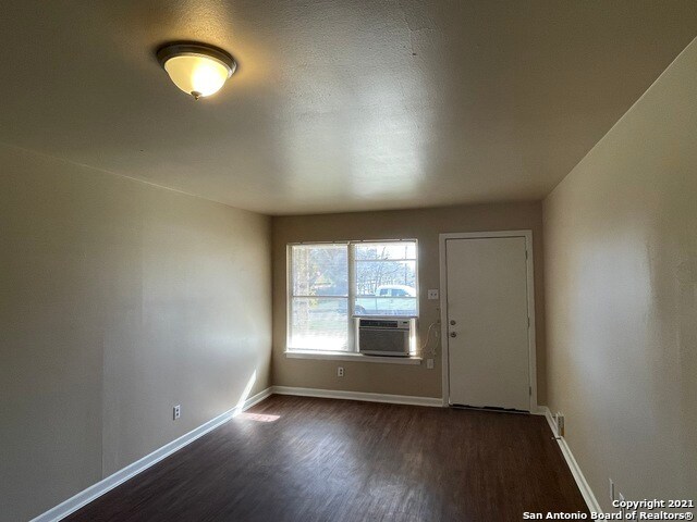 Foto del edificio - 211 Sunnyland Dr