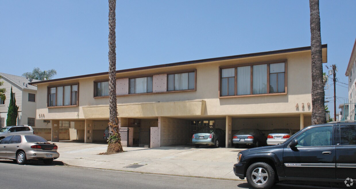 Primary Photo - 429 S Holt Ave