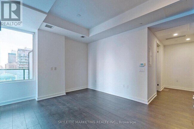 Building Photo - 115-3115 Blue Jays Way