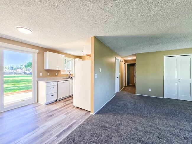Foto del edificio - Remodeled Unit in Duplex